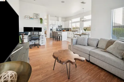 $649,000 | 17 Burlwood Court, Pittsburg, CA 94565