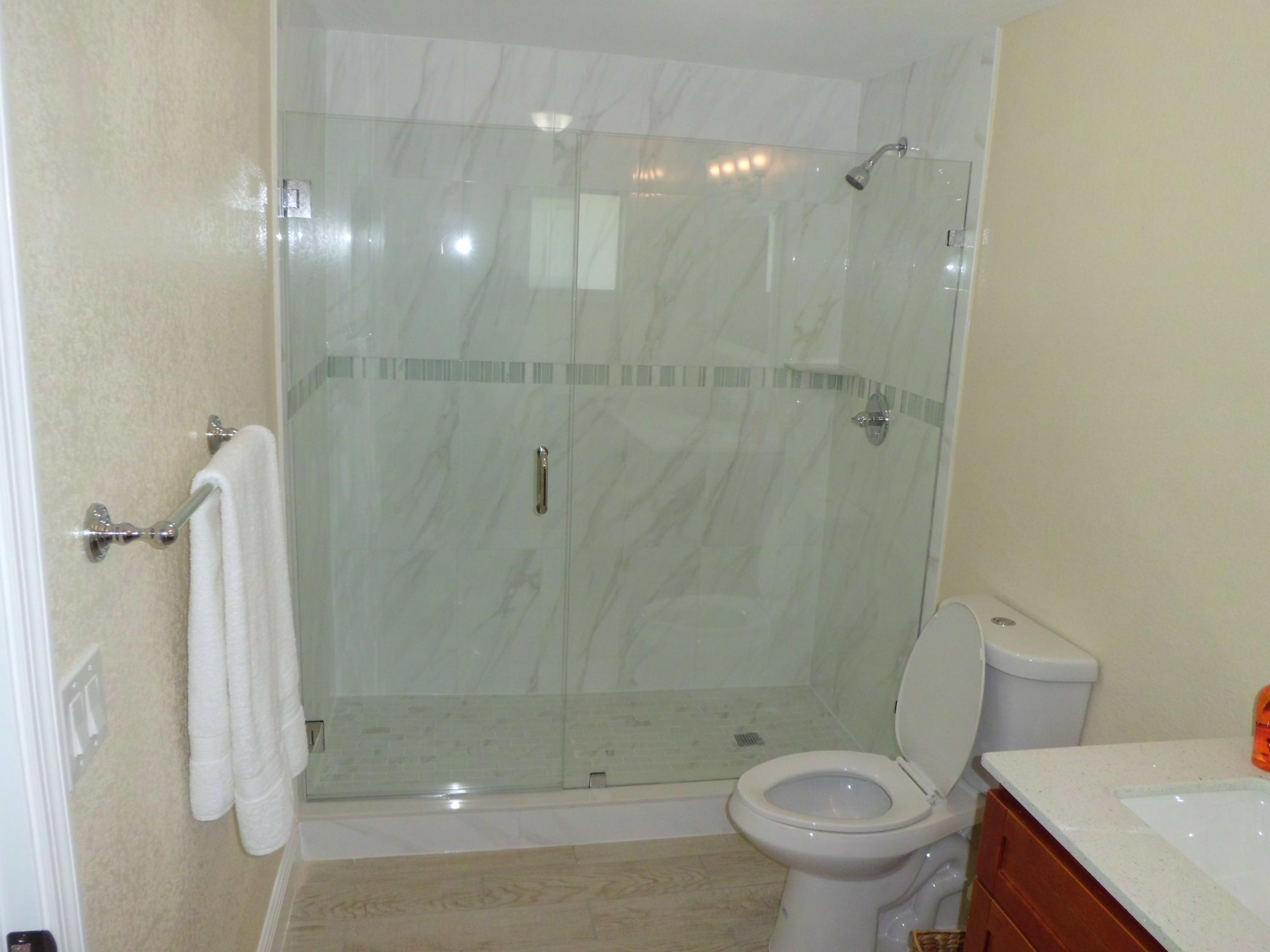 16 Bahama Road Key Largo, FL 33037 - Photo 21 of 39 BAH BATH 3