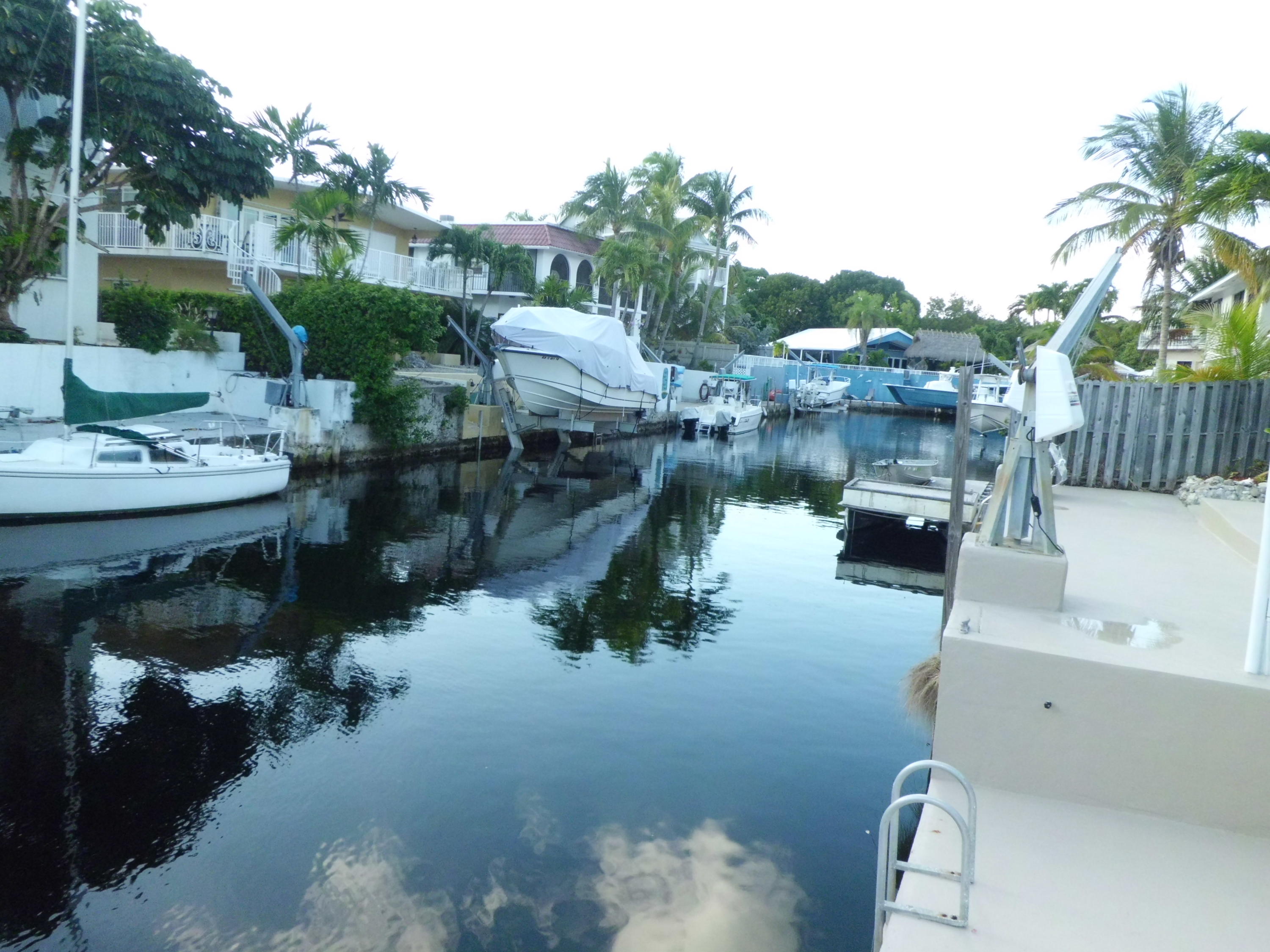 16 Bahama Road Key Largo, FL 33037 - Photo 25 of 39 BAH CANAL FACING WEST