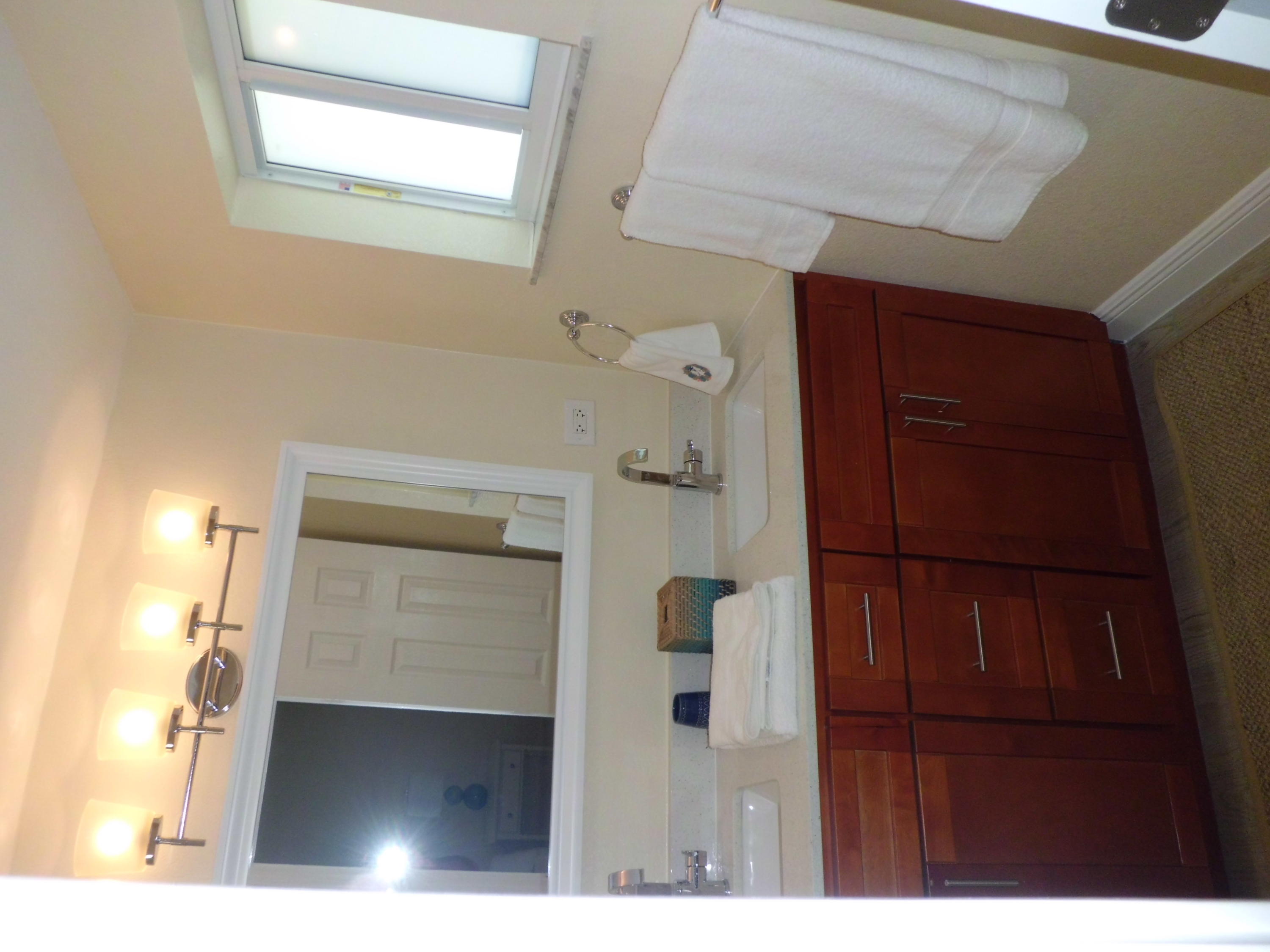16 Bahama Road Key Largo, FL 33037 - Photo 30 of 39 BAH MASTER BATH
