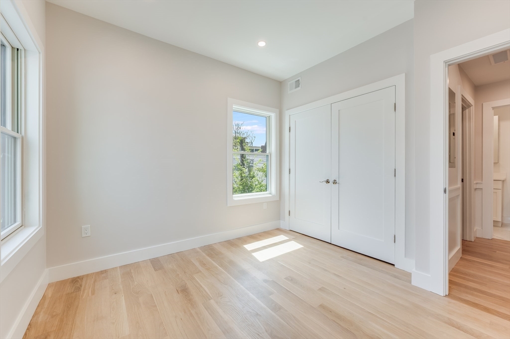 147 West 8th Street Boston, MA 02127 - Photo 19 of 33