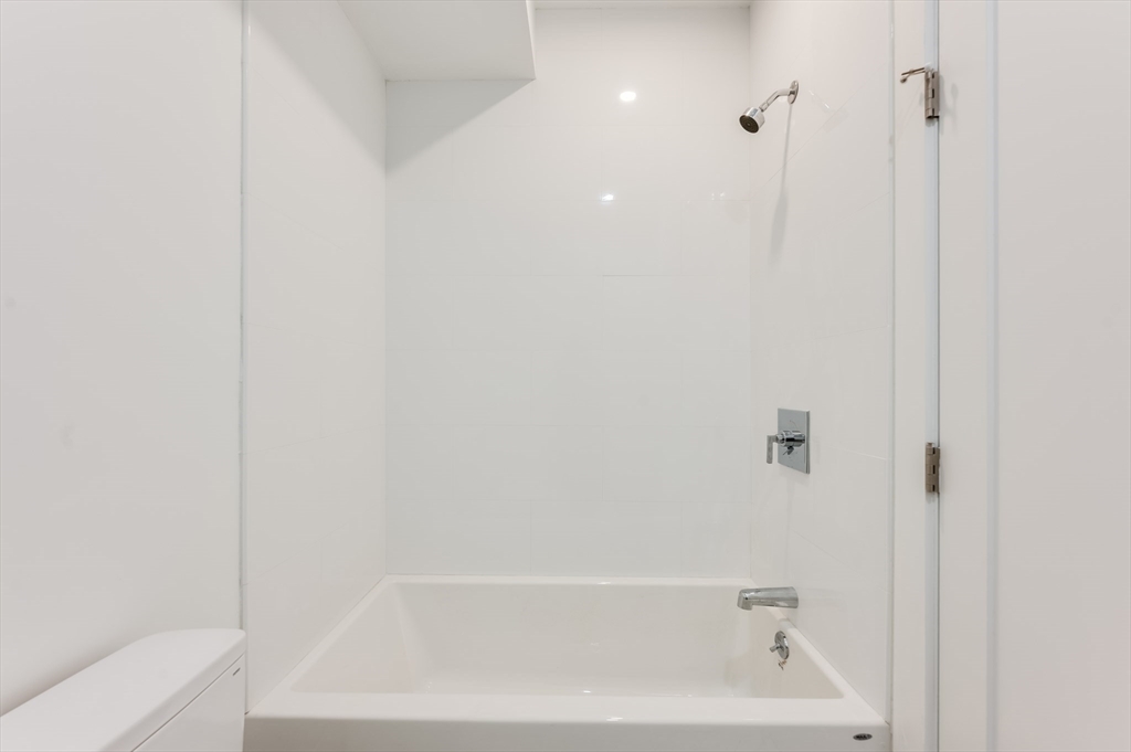 147 West 8th Street Boston, MA 02127 - Photo 21 of 33