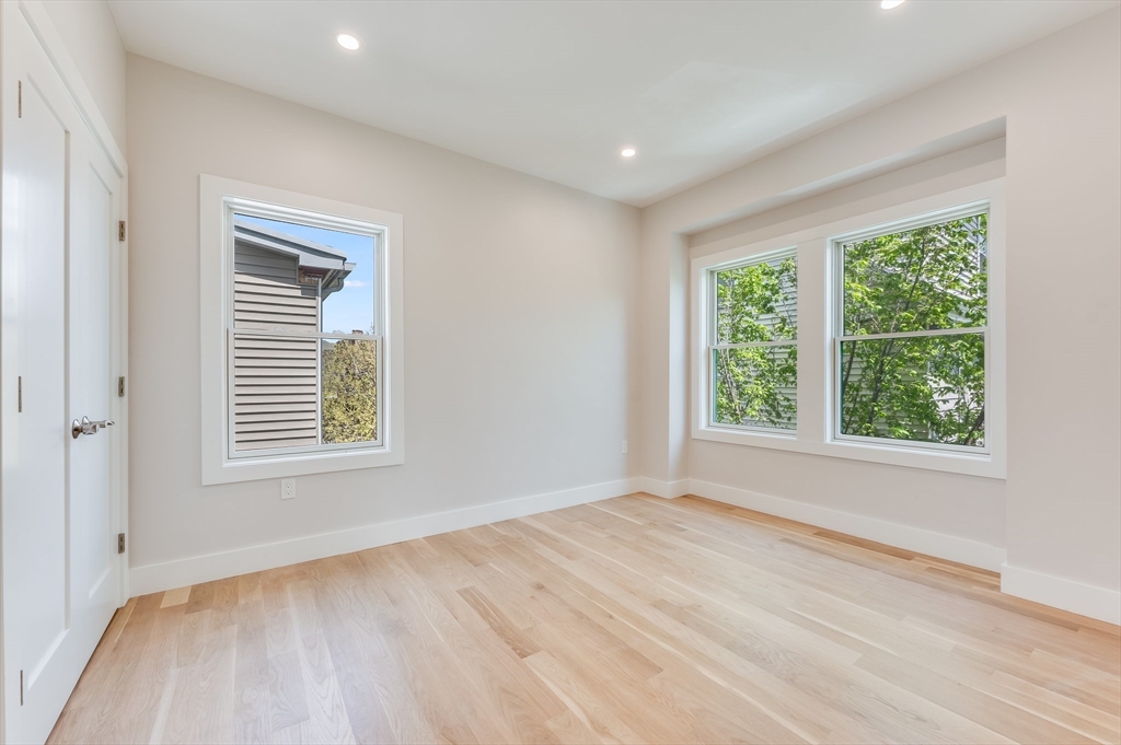 147 West 8th Street Boston, MA 02127 - Photo 25 of 33