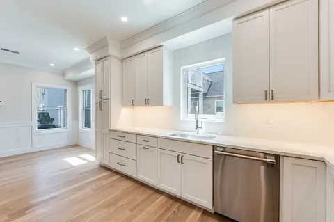 $2,249,000 | 147 West 8th Street, Boston, MA 02127