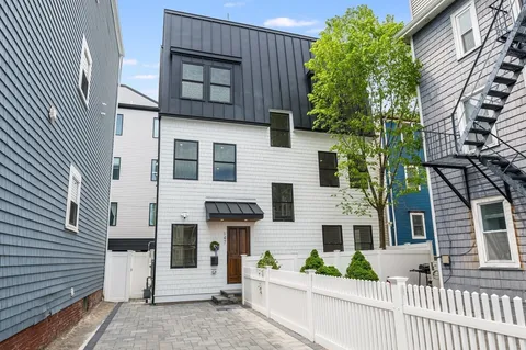 $2,249,000 | 147 West 8th Street, Boston, MA 02127