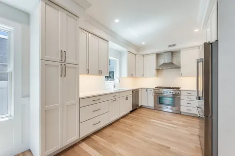 $2,249,000 | 147 West 8th Street, Boston, MA 02127