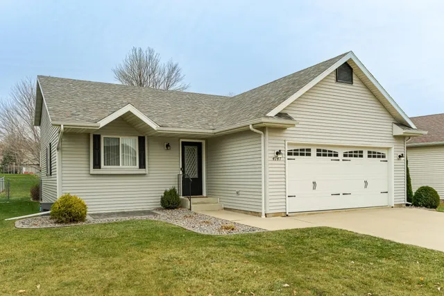 $325,000 | 4147 Peregrine Ln S East, Rochester, MN 55904