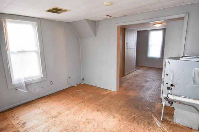 $55,000 | 715 8th Street East, Thief River Falls, MN 56701