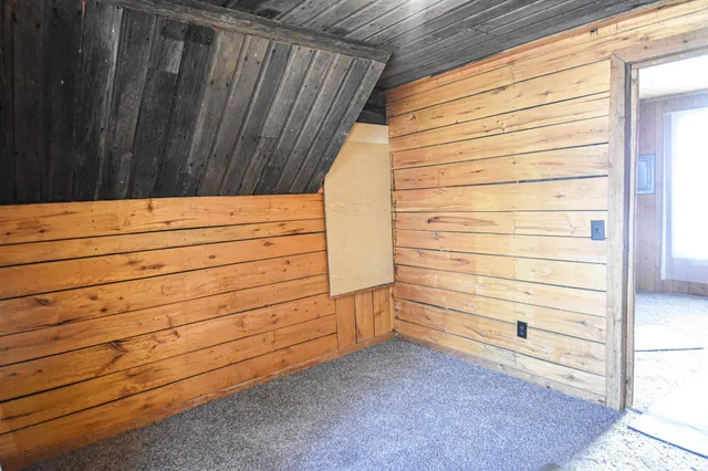 $55,000 | 715 8th Street East, Thief River Falls, MN 56701