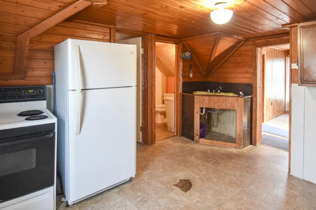 $55,000 | 715 8th Street East, Thief River Falls, MN 56701