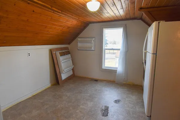 $55,000 | 715 8th Street East, Thief River Falls, MN 56701