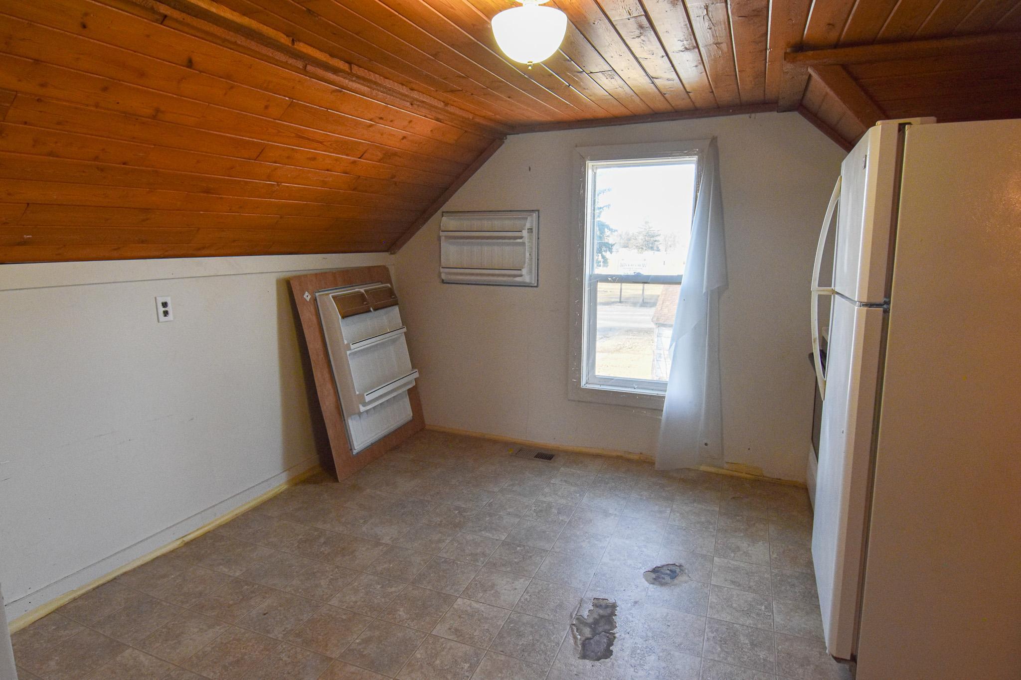 715 8th Street East Thief River Falls, MN 56701 - Photo 24 of 31