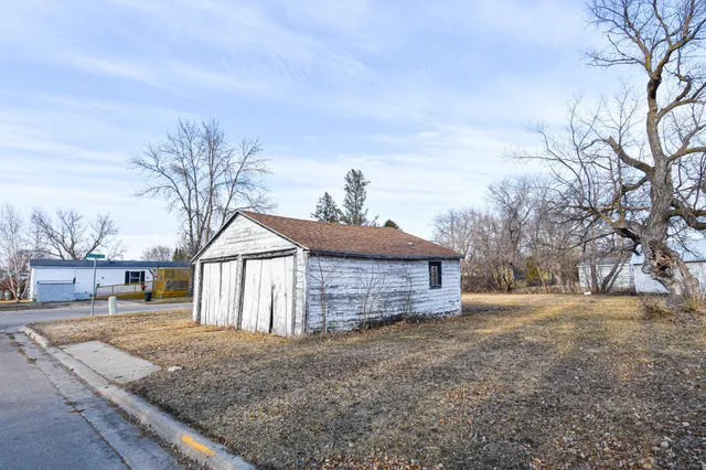 $55,000 | 715 8th Street East, Thief River Falls, MN 56701