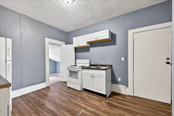 $230,000 | 314 West Wood Street, Bloomington, IL 61701