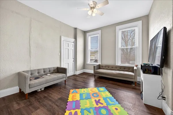 $230,000 | 314 West Wood Street, Bloomington, IL 61701