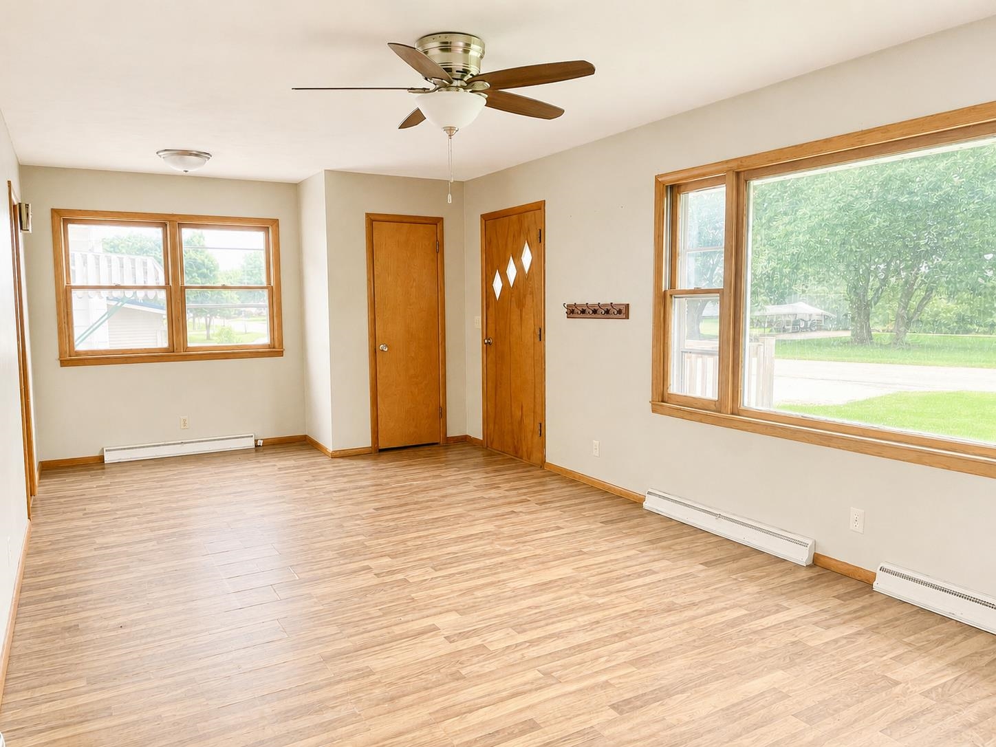 308 West Logan Street Forreston, IL 61030 - Photo 2 of 15