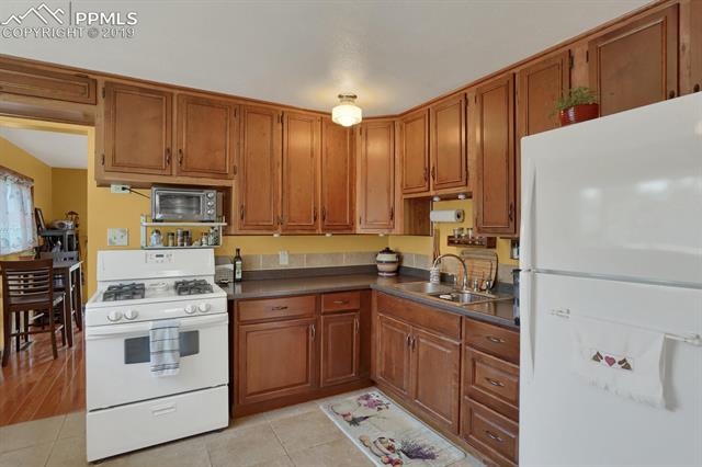 932 Prairie Road Colorado Springs, CO 80909 - Photo 8 of 25 Gallery Image 8