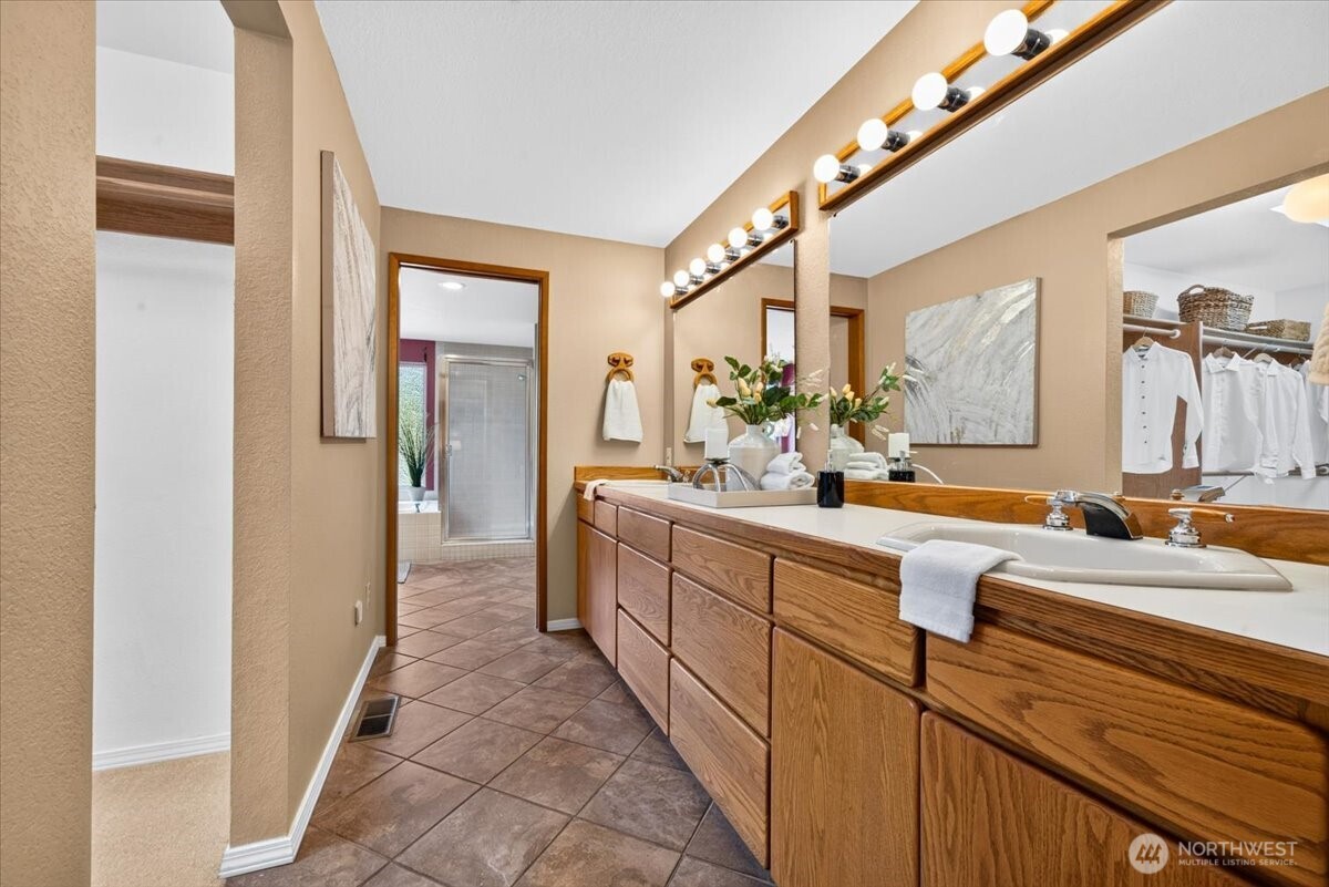 6370 Southeast Mullenix Road Port Orchard, WA 98367 - Photo 19 of 40 Gallery Image 19