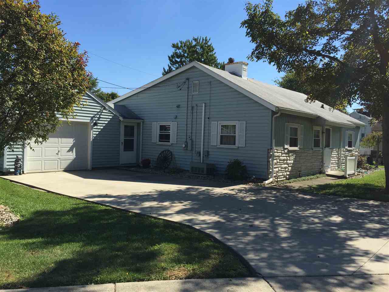 1039 Winchester Street Decatur, IN 46733 - Photo 2 of 35
