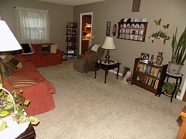 1039 Winchester Street Decatur, IN 46733 - Photo 6 of 35