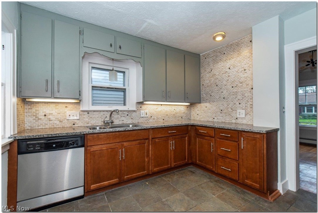3352 Ormond Road Cleveland, OH 44118 - Photo 9 of 31 Gallery Image 9