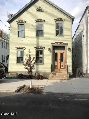 $1,695 | 122 North Ferry Street, Unit 2, Schenectady, NY 12305