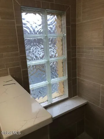 $1,695 | 122 North Ferry Street, Unit 2, Schenectady, NY 12305