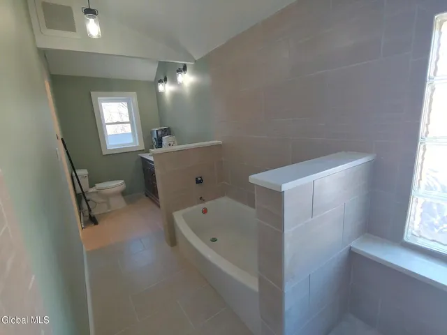 $1,695 | 122 North Ferry Street, Unit 2, Schenectady, NY 12305