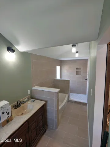 $1,695 | 122 North Ferry Street, Unit 2, Schenectady, NY 12305