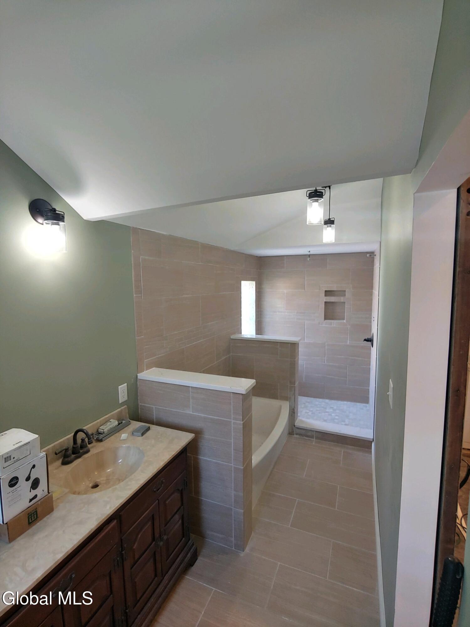 122 North Ferry Street, Unit 2 Schenectady, NY 12305 - Photo 18 of 22 122 n 2 6