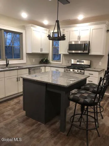 $1,695 | 122 North Ferry Street, Unit 2, Schenectady, NY 12305