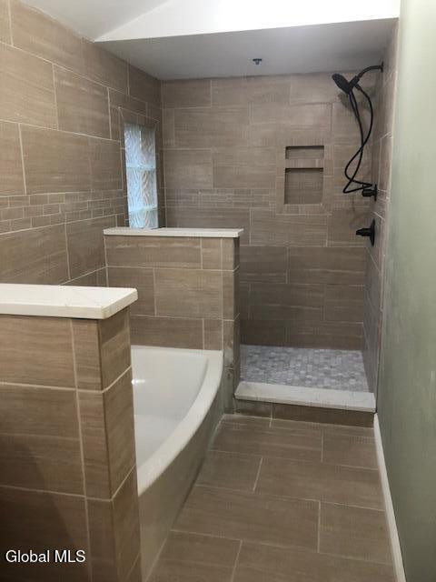 122 North Ferry Street, Unit 2 Schenectady, NY 12305 - Photo 3 of 22 122 n 2 16