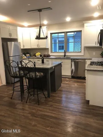 $1,695 | 122 North Ferry Street, Unit 2, Schenectady, NY 12305