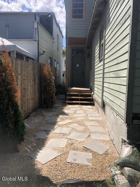 122 North Ferry Street, Unit 2 Schenectady, NY 12305 - Photo 7 of 22 122 n 5