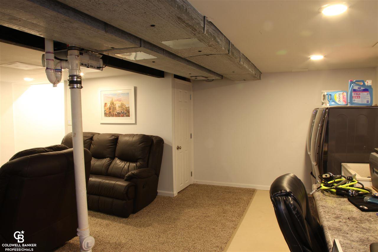 34711 Devonshire Road New Baltimore, MI 48047 - Photo 19 of 28 50044972-18.JPG