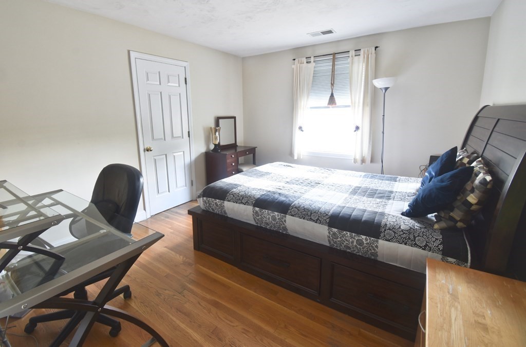 265 Wiswall Road Newton, MA 02459 - Photo 11 of 17