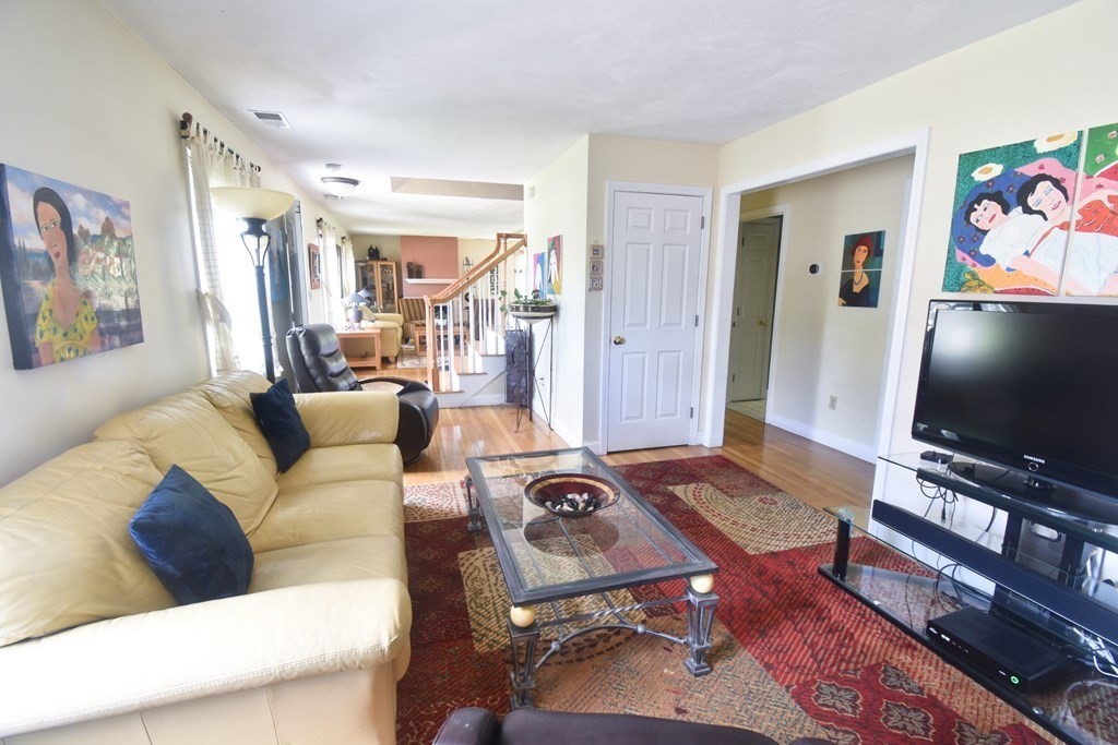 265 Wiswall Road Newton, MA 02459 - Photo 6 of 17