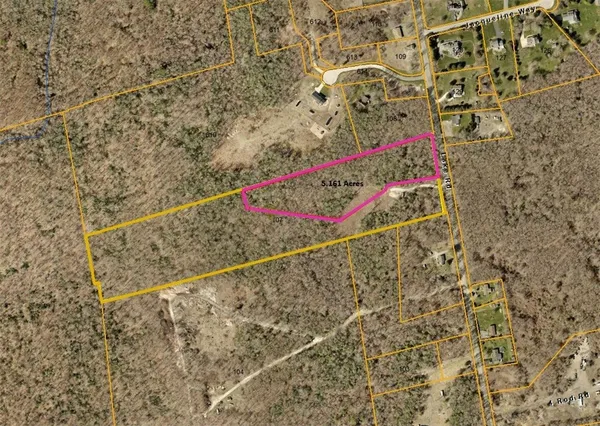 $275,000 | 394 Lake Road, Tiverton, RI 02878