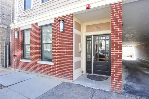 $5,250 | 525 East 7th Street, Unit 5, Boston, MA 02127