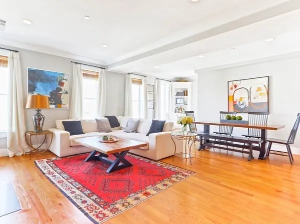 $5,250 | 525 East 7th Street, Unit 5, Boston, MA 02127