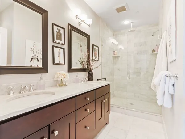 $5,250 | 525 East 7th Street, Unit 5, Boston, MA 02127
