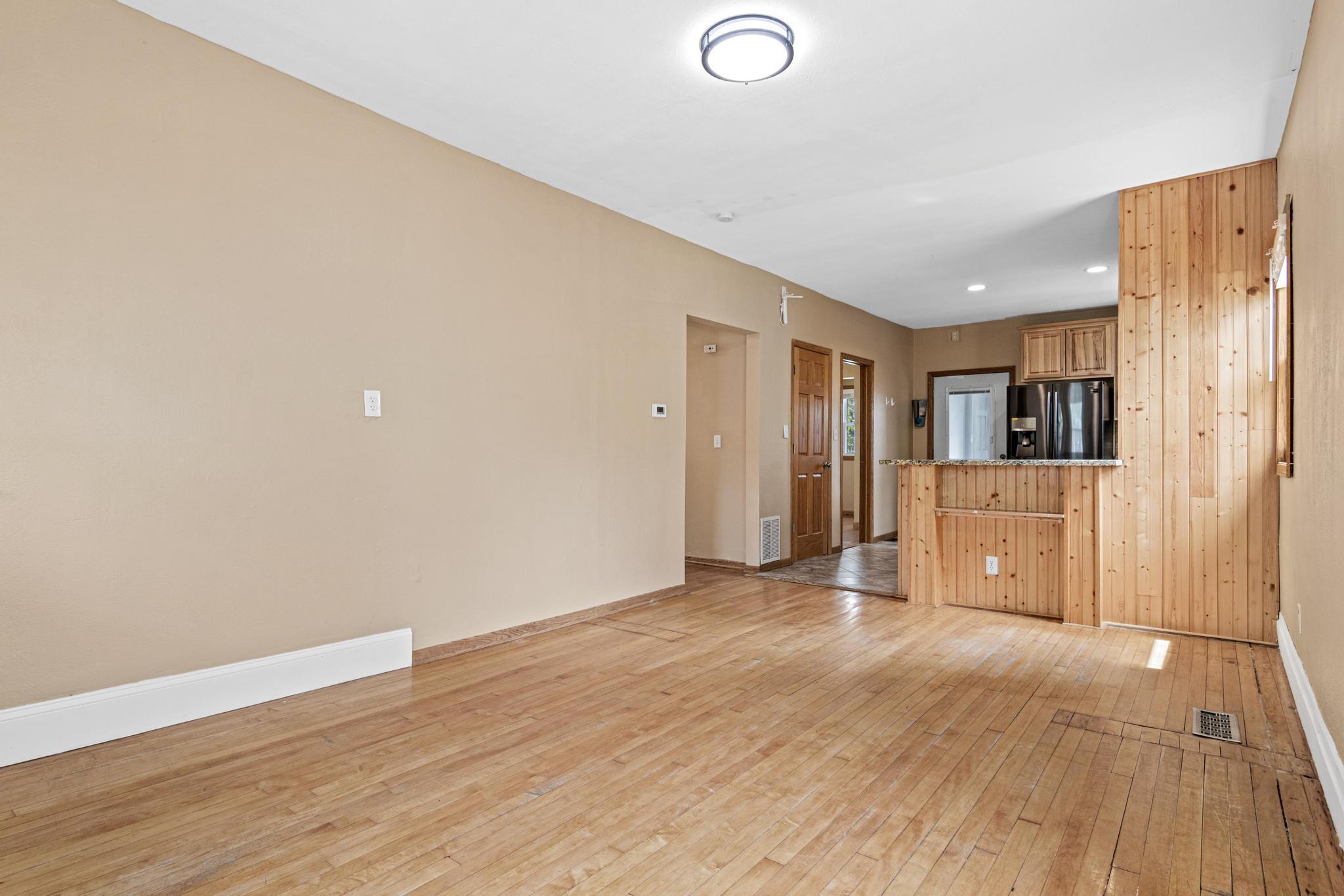 2411 Northeast Madison Street Minneapolis, MN 55418 - Photo 22 of 31