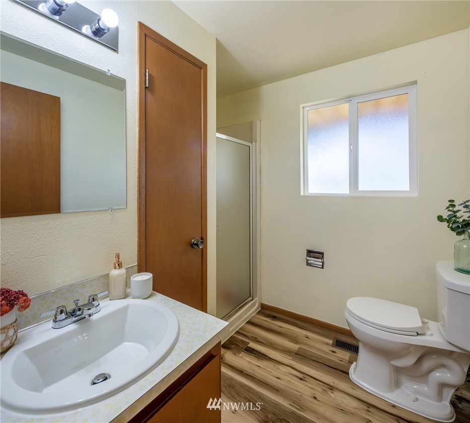 18555 Burkland Road Mount Vernon, WA 98274 - Photo 15 of 29 Gallery Image 15