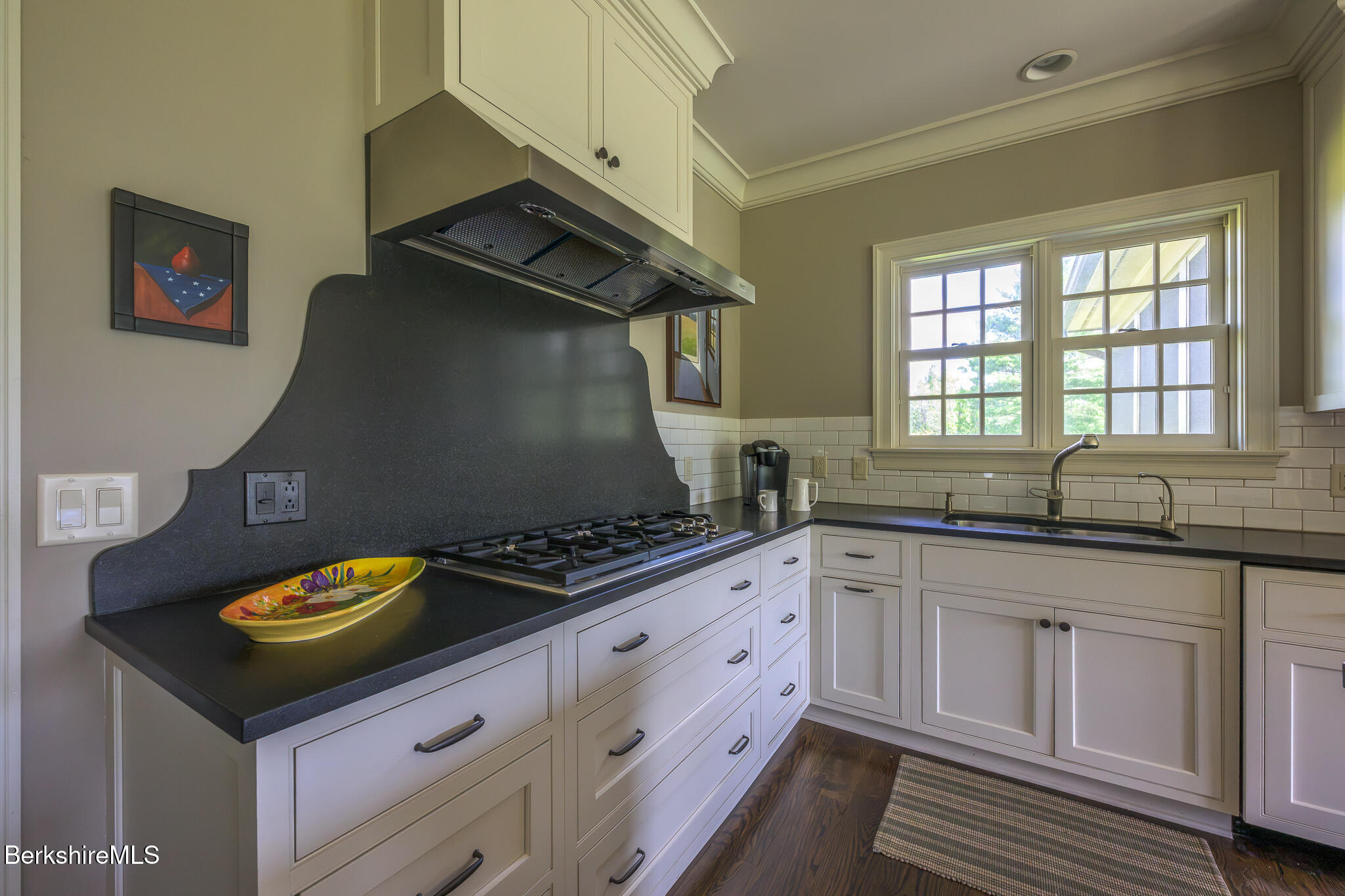 36 Yale Hill Road Stockbridge, MA 01262 - Photo 11 of 45 kitchen with granite backsplash