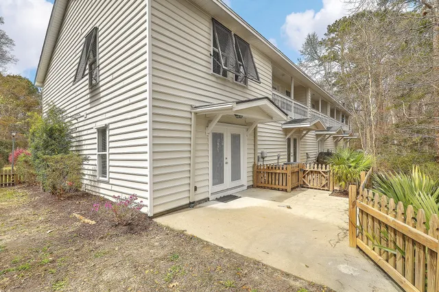 $2,400 | 2882 Mackenzie Court, Mount Pleasant, SC 29466