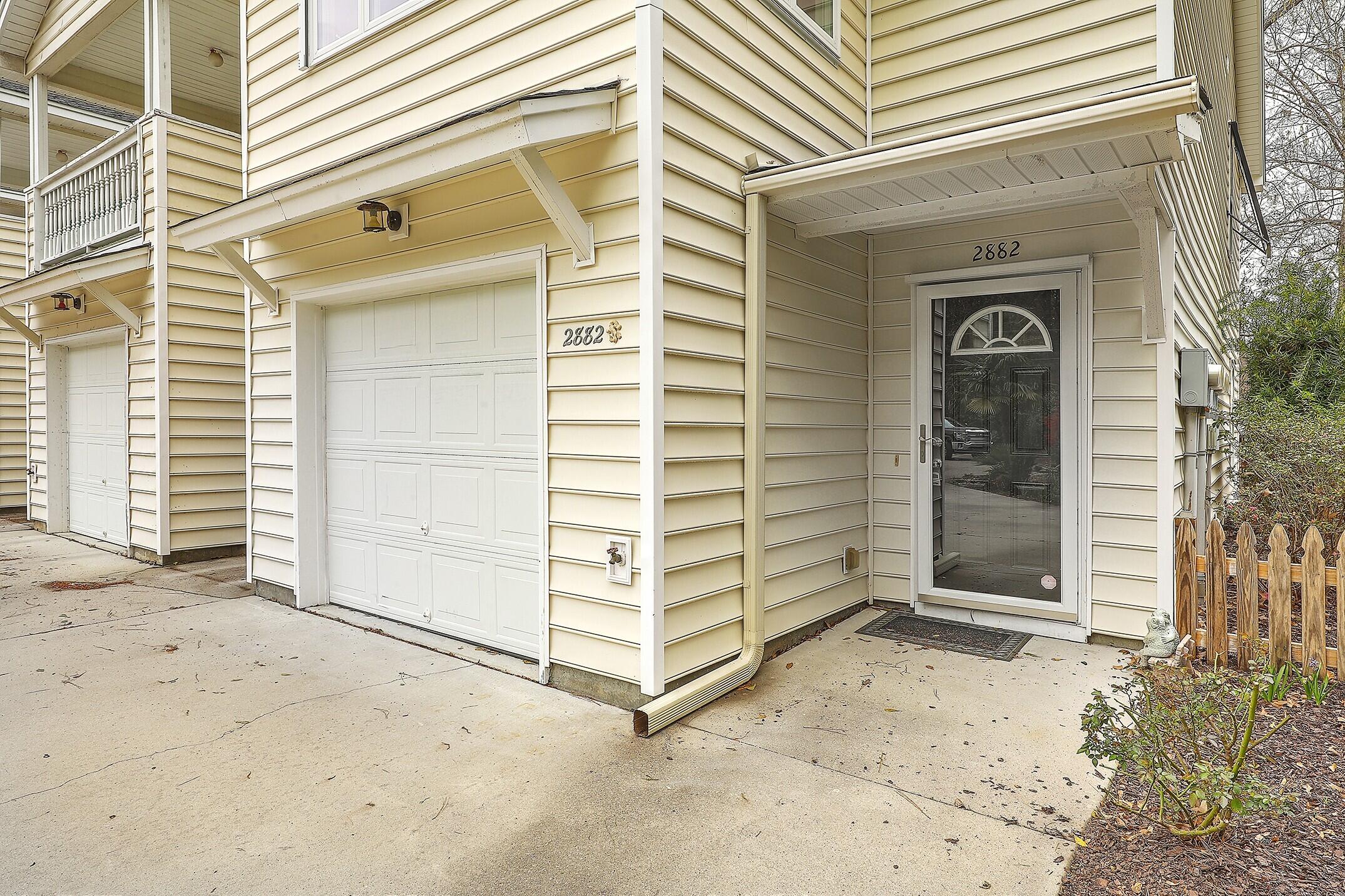 2882 Mackenzie Court Mount Pleasant, SC 29466 - Photo 4 of 24 1R3A5181_2_3_4_5_6_7