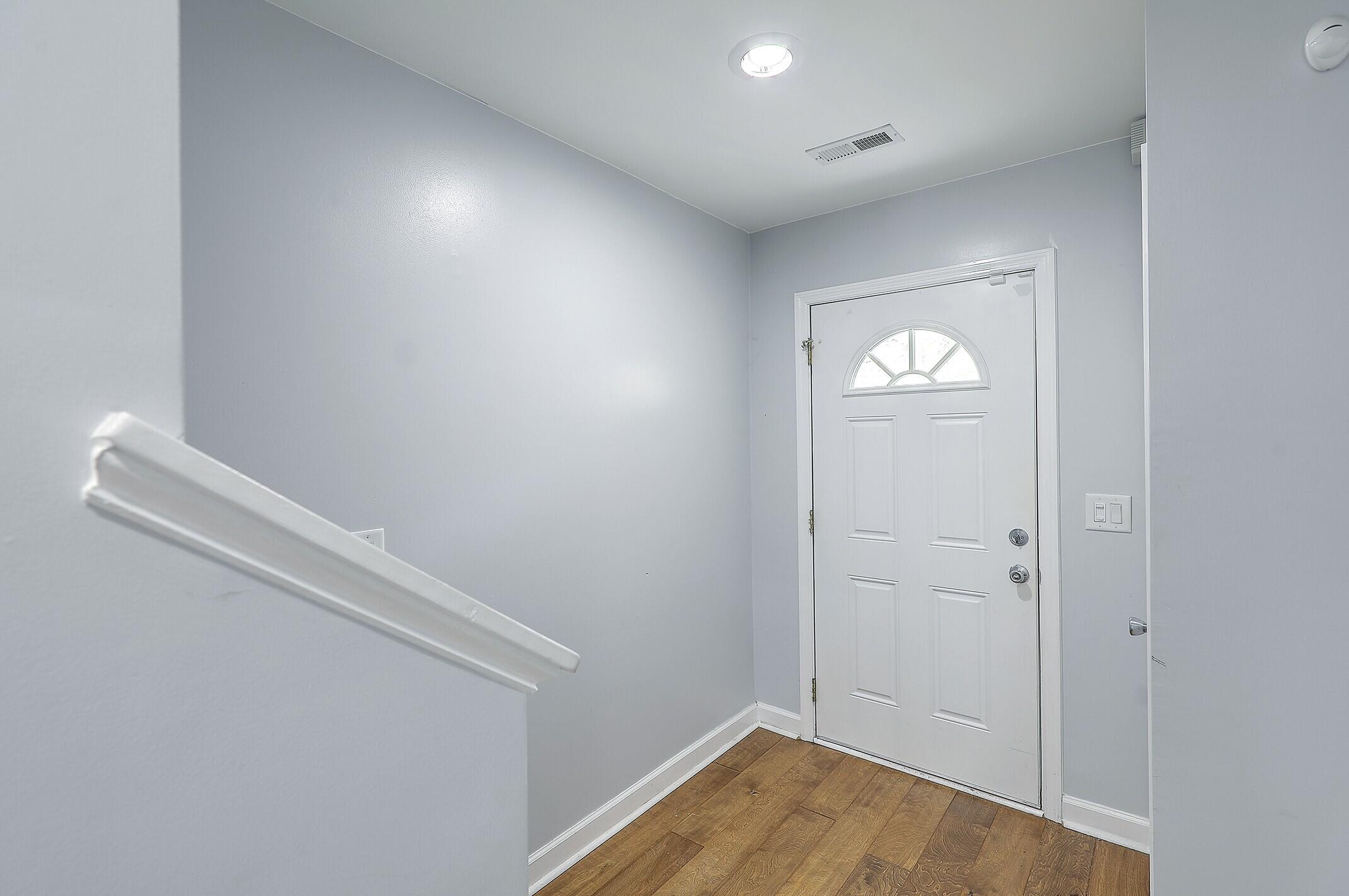 2882 Mackenzie Court Mount Pleasant, SC 29466 - Photo 5 of 24 1R3A5188_89_90_91_92_93_94