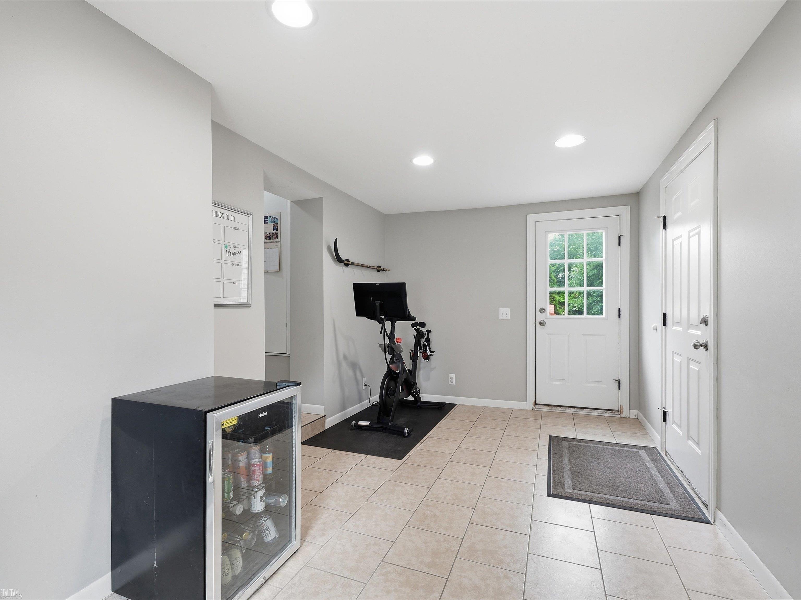 2622 Bembridge Road Royal Oak, MI 48073 - Photo 16 of 46