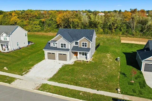 $624,900 | 936 Medina Drive, Mukwonago, WI 53149