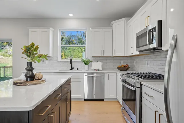 $624,900 | 936 Medina Drive, Mukwonago, WI 53149